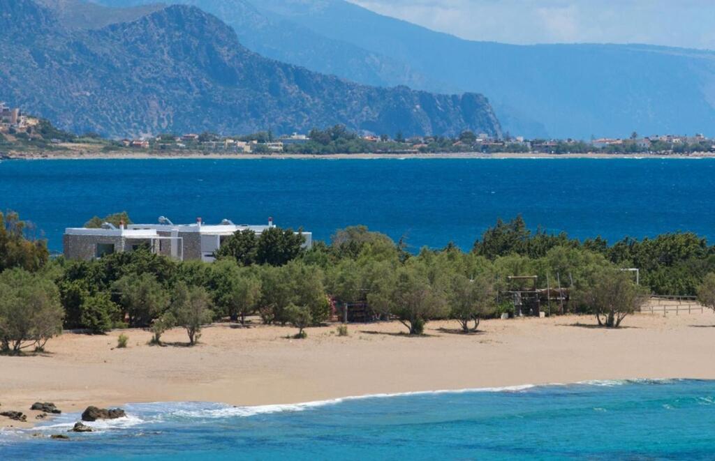 פליאוחורה Cedar Bay Beachside Villas מראה חיצוני תמונה